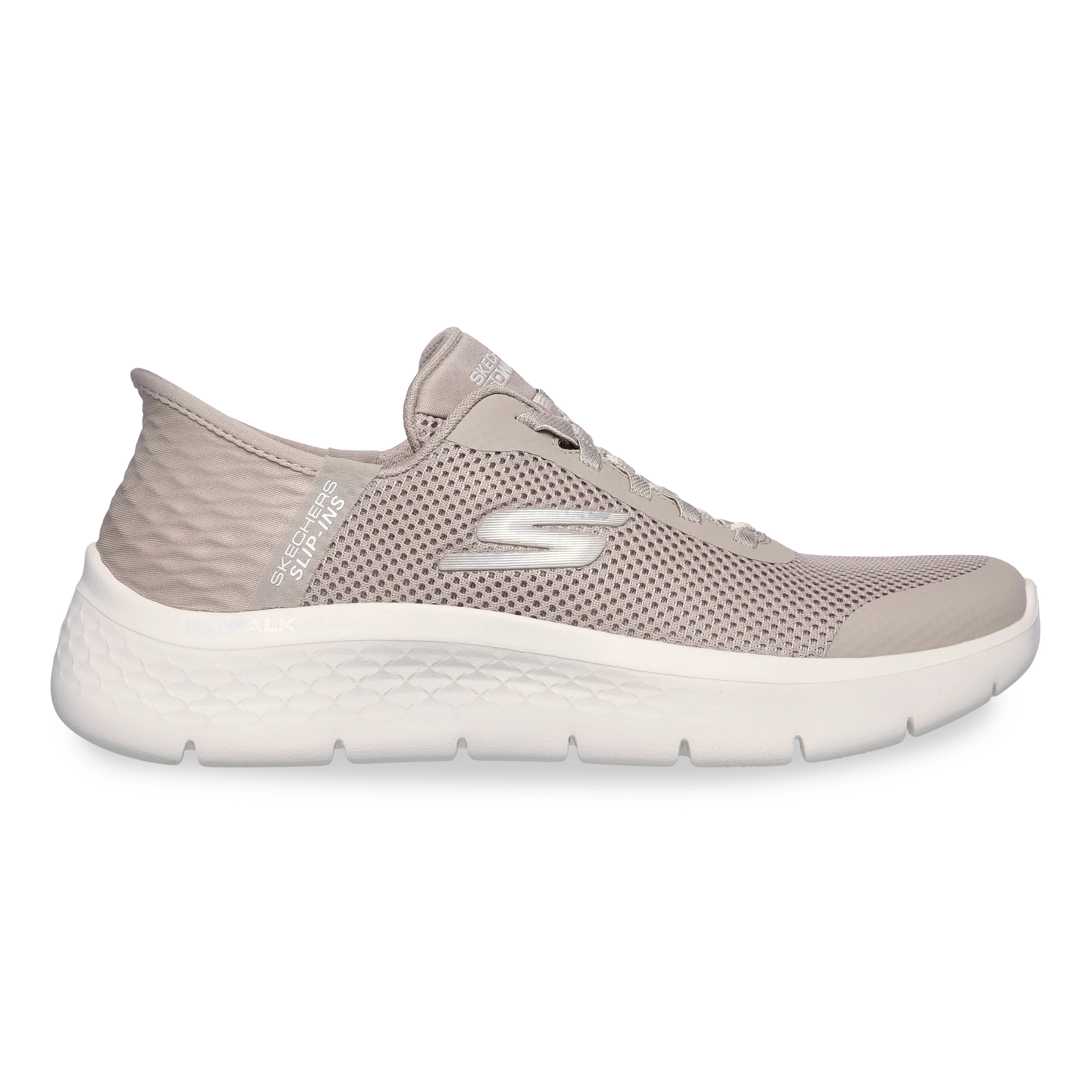 Tênis casual feminino Skechers Go Walk Flex na cor bege, com cabedal em malha mesh e fechamento por cadarço.